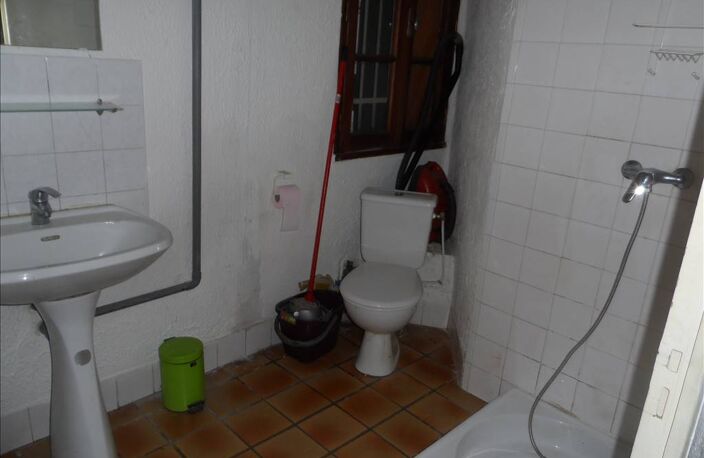 A LOUER - Appartement — photo 4