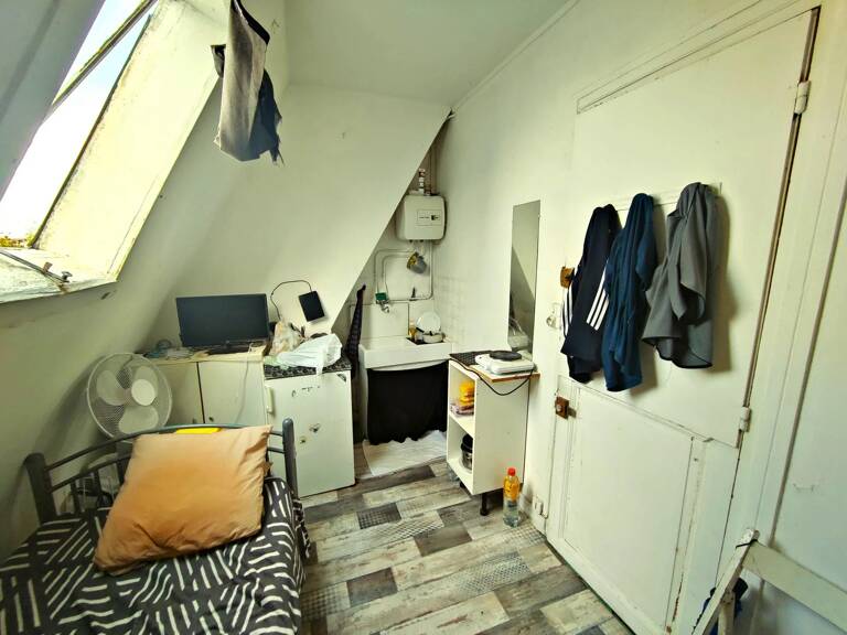 Vente appartement dernier étage Butte Montmartre Paris 18ème — photo 1