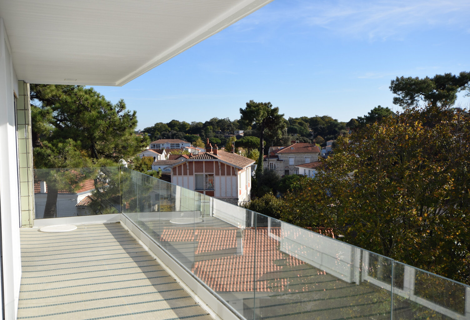En location à Royan : grand appartement avec terrasse 3 pièc — photo 1
