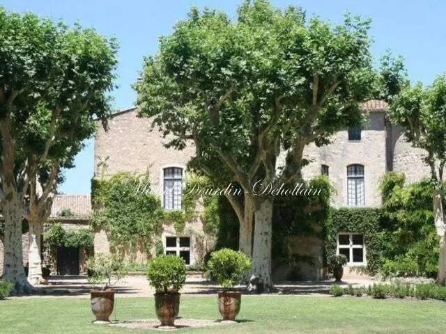 Chateau de Village entre Uzes et Alès GARD — photo du bien