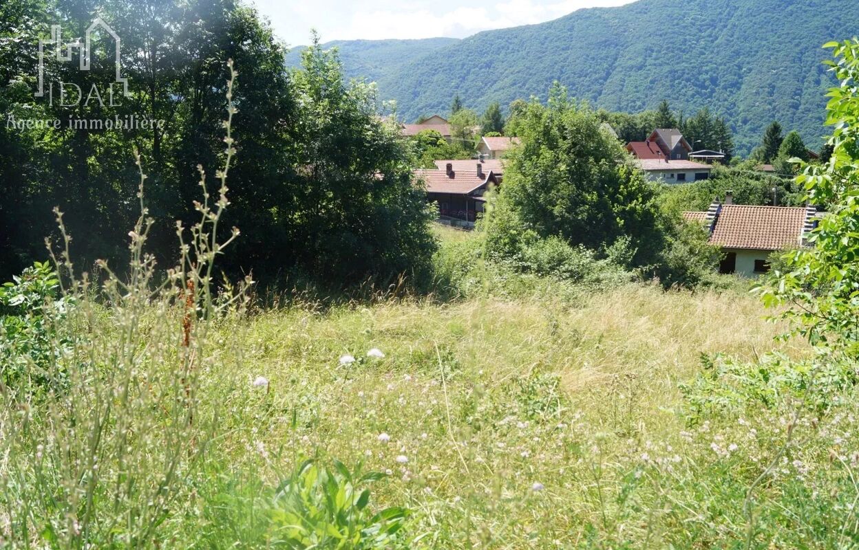 terrain  pièces 3932 m2 à vendre à Notre-Dame-de-Commiers (38450)