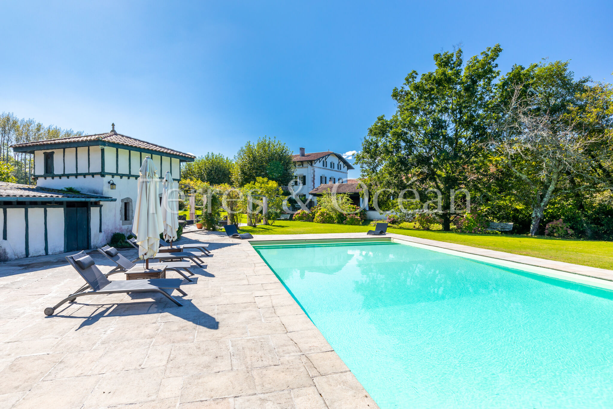 Propriété  T13 à vendre Bayonne 64100