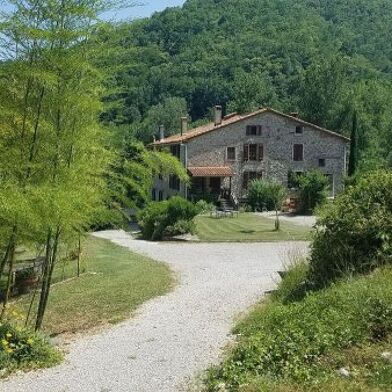 Commerce  1165000 €