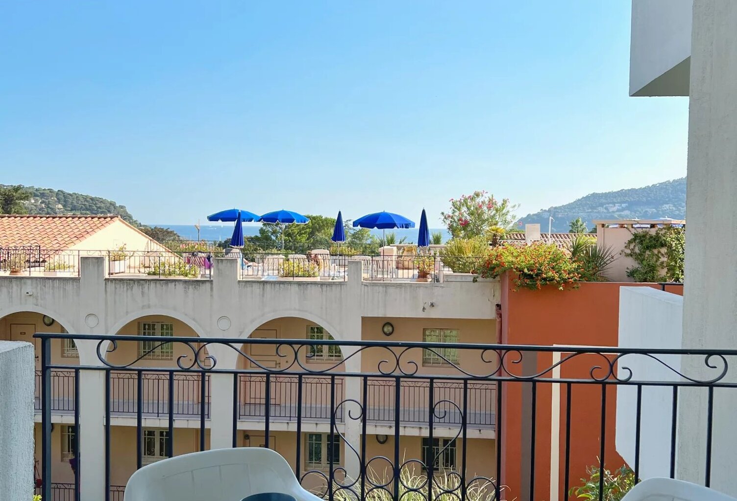 APPARTEMENT 2 PIECES VUE MER - ENTIEREMENT REFAIT — photo 1