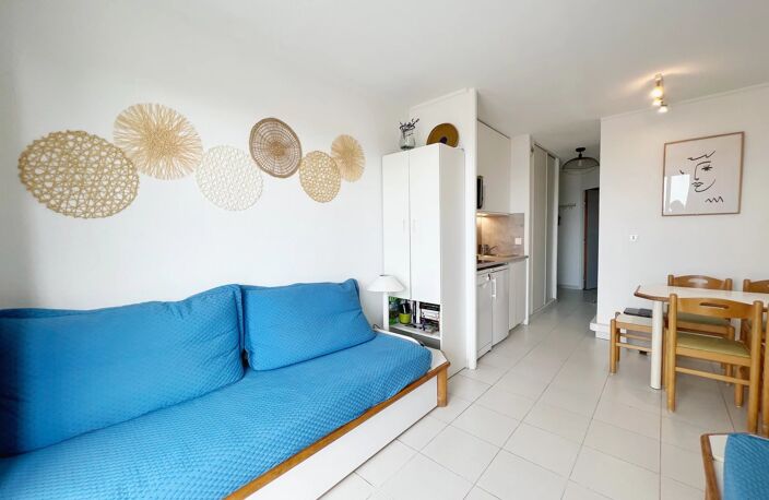 APPARTEMENT 2 PIECES VUE MER - ENTIEREMENT REFAIT — photo 3