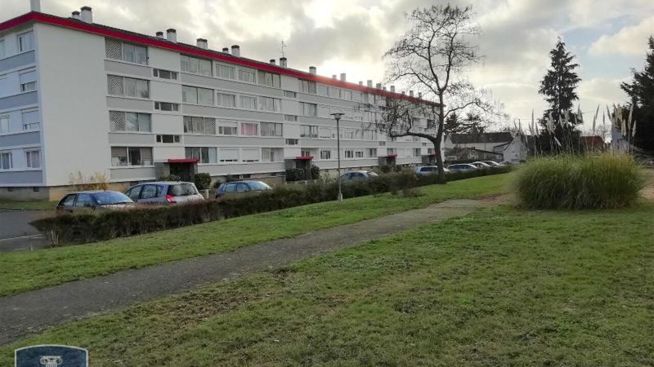 garage  pièces 9 m2 à louer à Angers (49100)