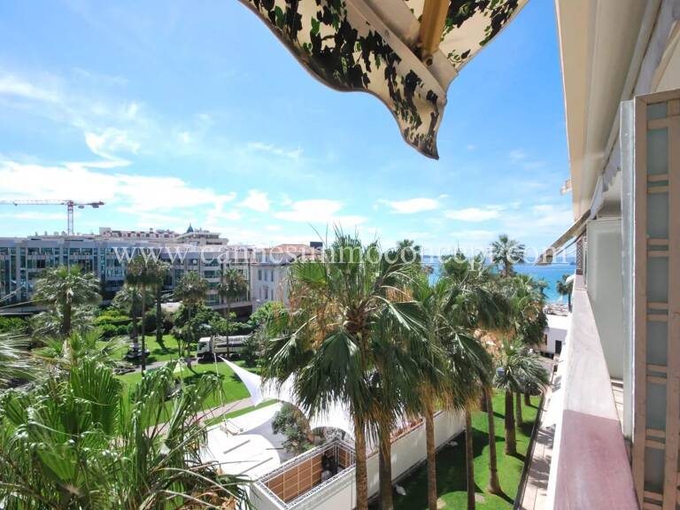 Grand hôtel, studio avec terrasse. — photo 1