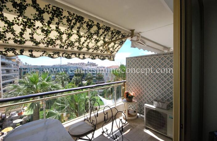 Grand hôtel, studio avec terrasse. — photo 4