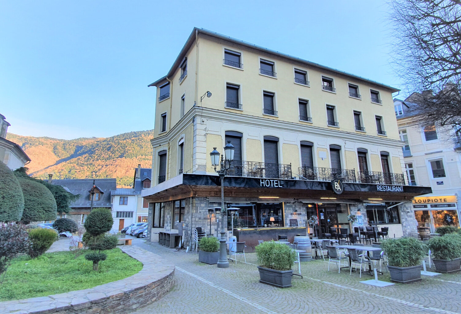 BAISSE DE PRIX. Luchon FDC d'hôtel restaurant à fort potent — photo 1