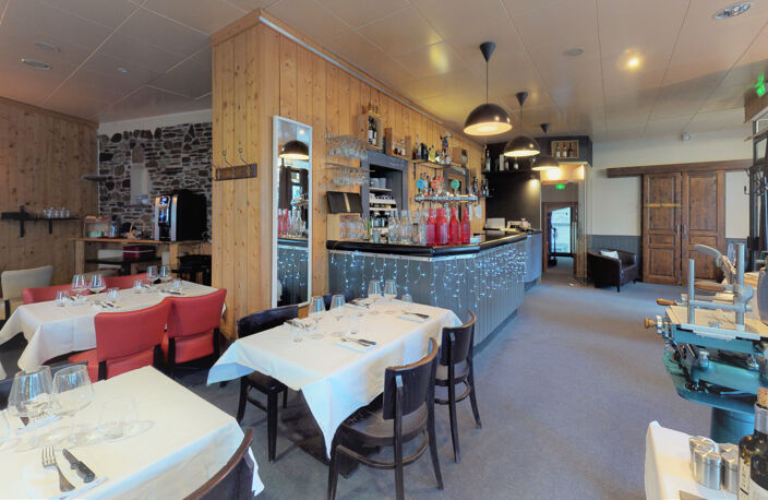 BAISSE DE PRIX. Luchon FDC d'hôtel restaurant à fort potent — photo 4