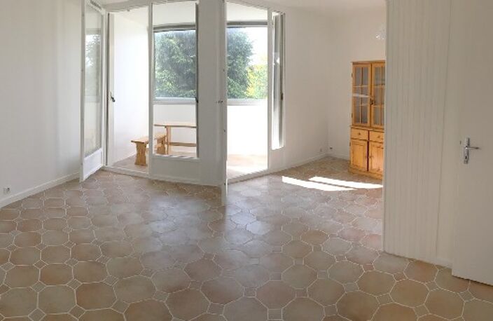 Location appartement 1 pièce 34 m² à Franconville (95130) — photo 2