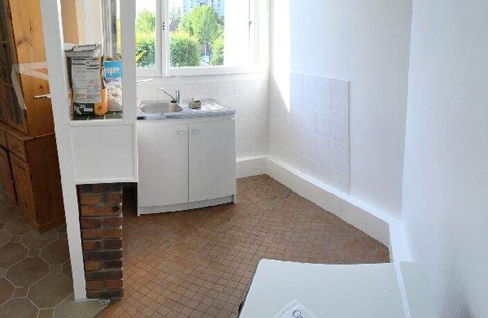 Location appartement 1 pièce 34 m² à Franconville (95130) — photo 3