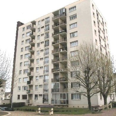 Appartement 3 pièces 870 €