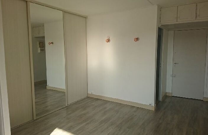 Location appartement 1 pièce 21 m² à Franconville (95130) — photo 2