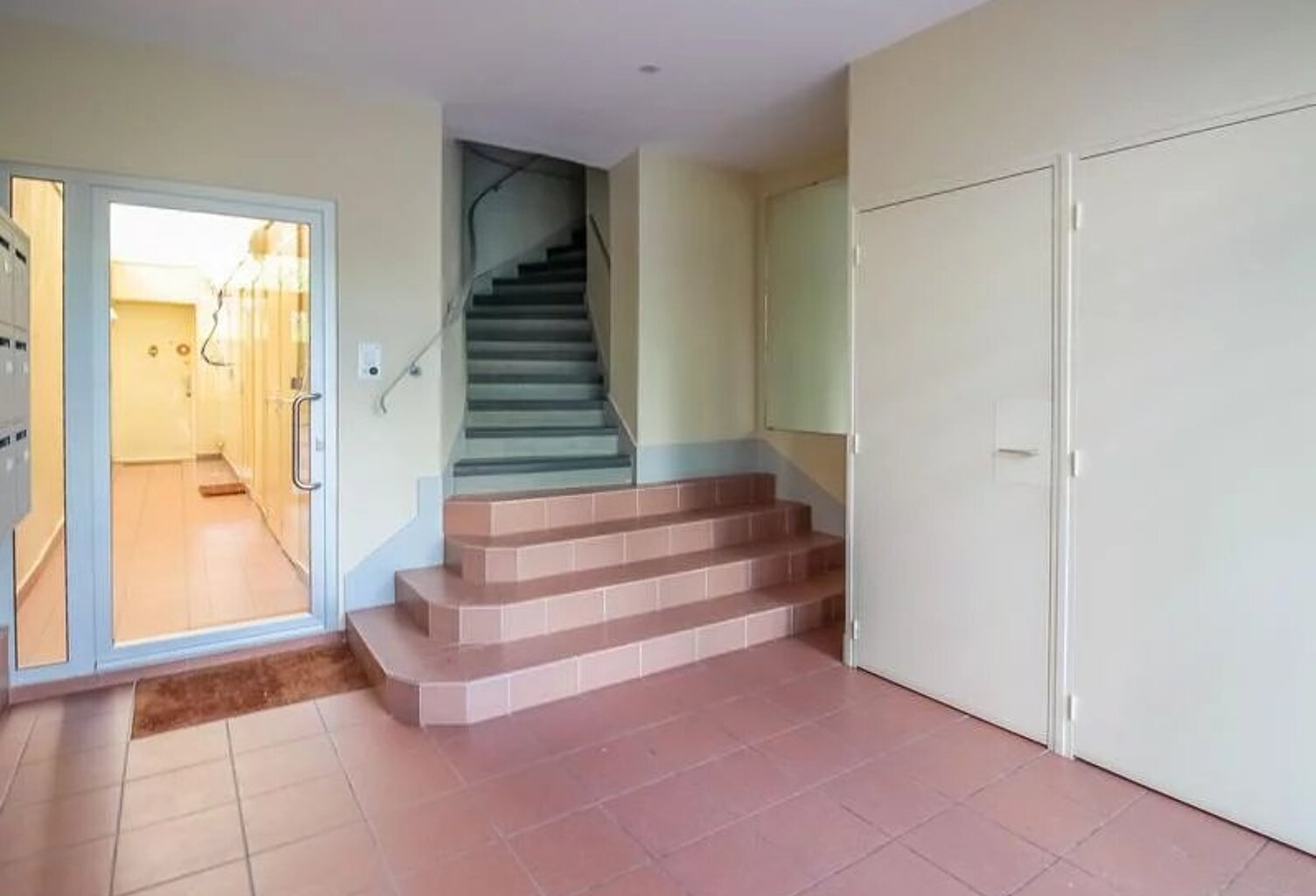 Viager sans rente - local commercial -  terrasse - 75018 — photo 1