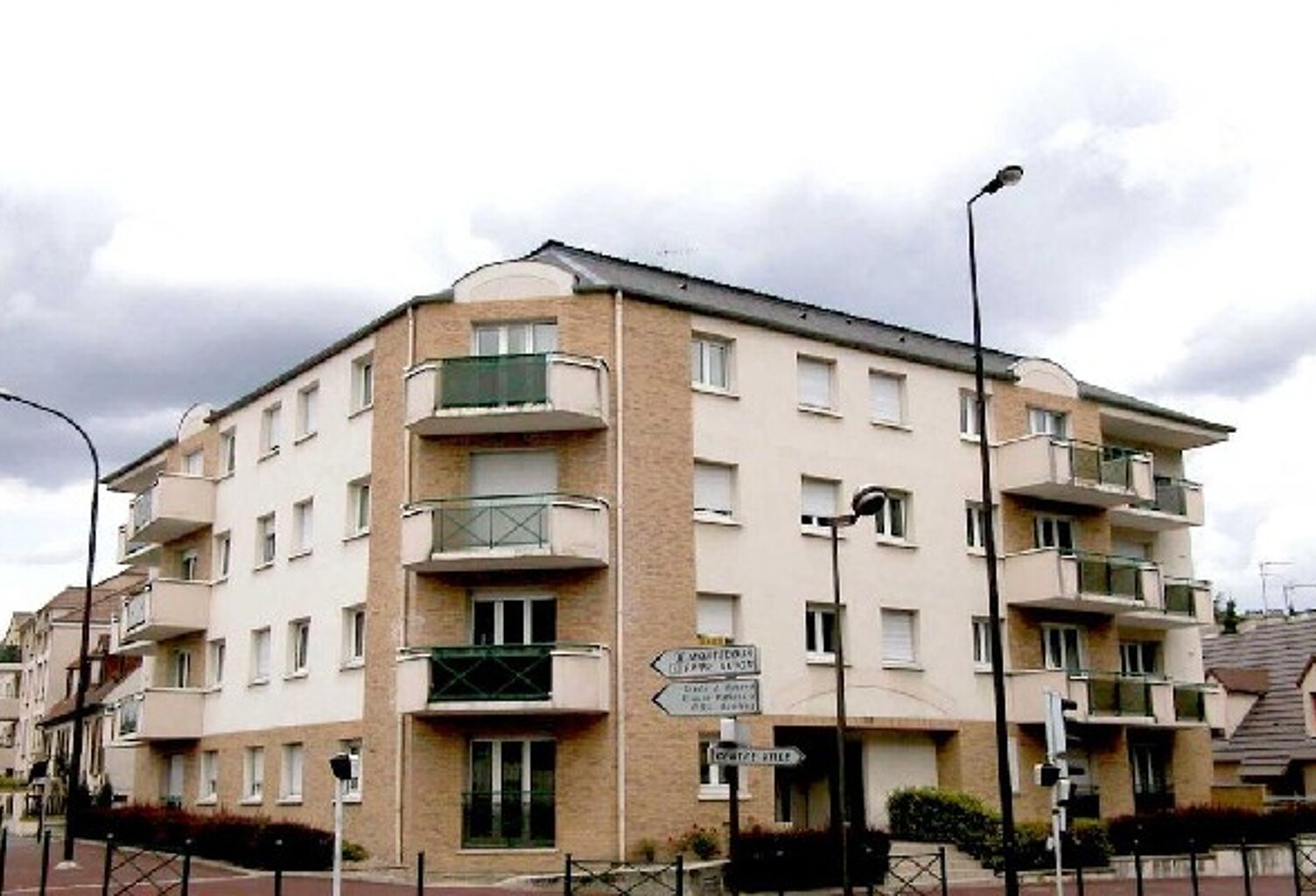 Location appartement 1 pièce 31 m² à Franconville (95130) — photo 1