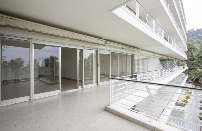 CANNES - ISOLA BELLA - GRAND 2 PIECES DANS RÉSIDENCE DE STANDING — photo 3