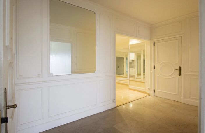CANNES - ISOLA BELLA - GRAND 2 PIECES DANS RÉSIDENCE DE STANDING — photo 4