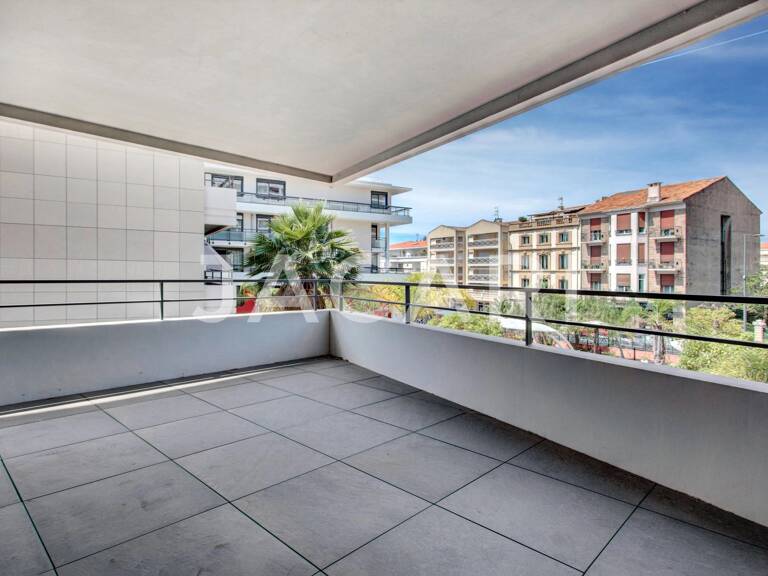 CANNES - MONTFLEURY - GRAND DEUX PIÈCES A 500M DE LA RUE D'ANTIBES — photo 1
