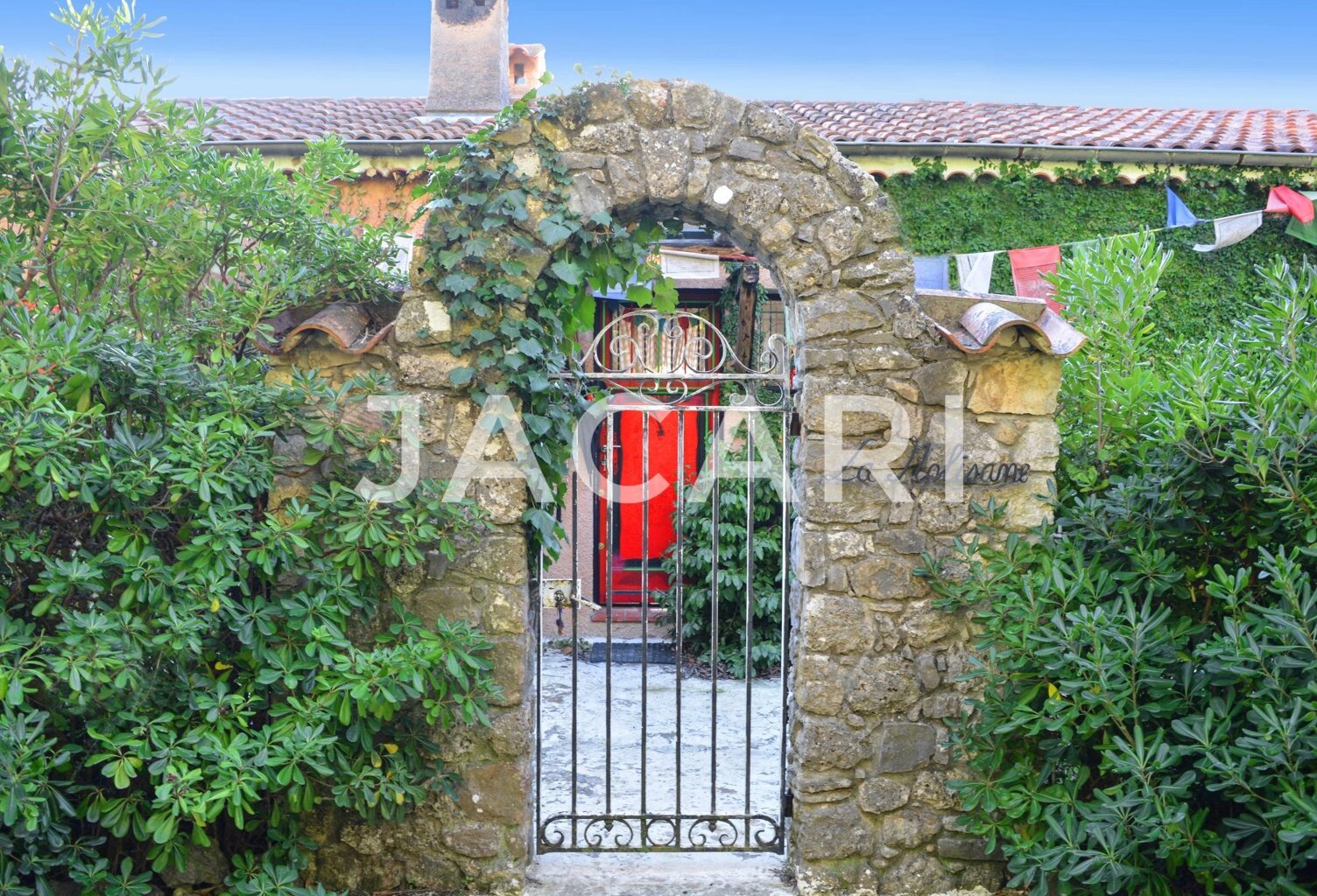 MOUGINS - LIMITE LE CANNET - VILLA A VENDRE — photo 1