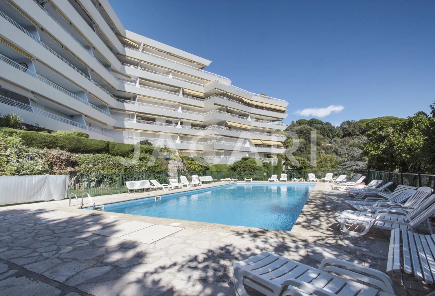 CANNES - CROIX DES GARDES - 5 PIECES AVEC TERRASSE ET VUE MER — photo 1