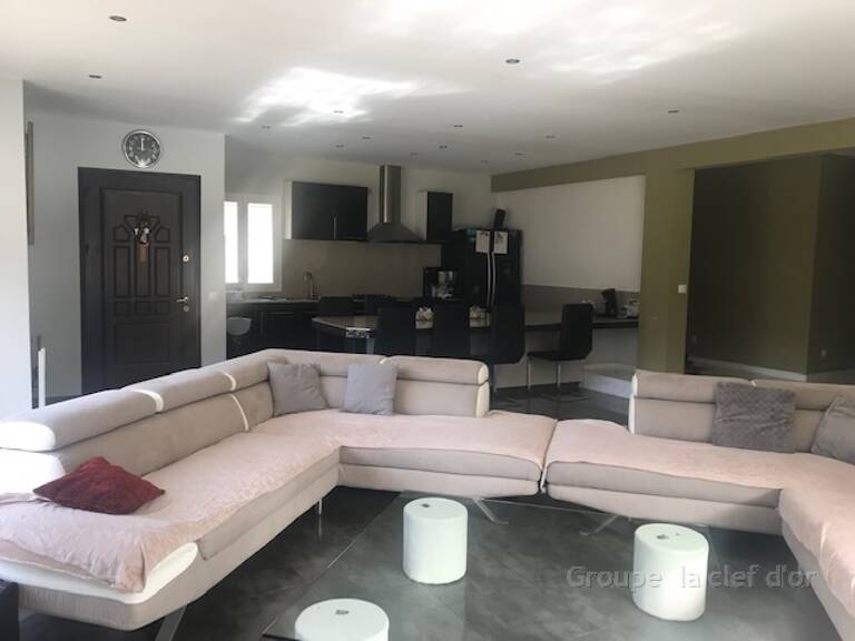 Villa de 340m² sur terrain de 1069m² — photo 1