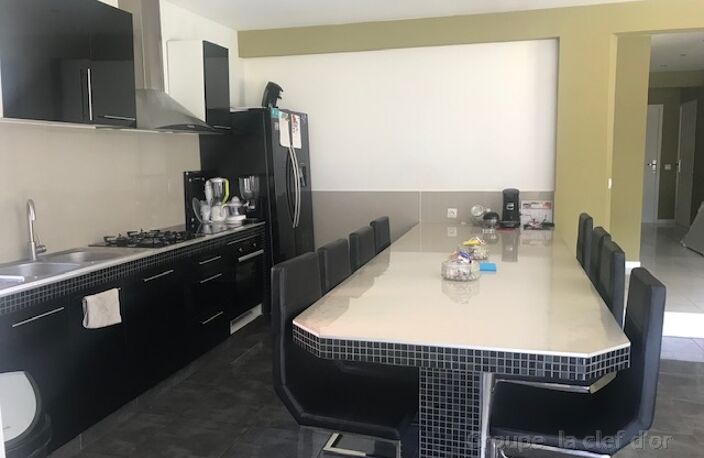 Villa de 340m² sur terrain de 1069m² — photo 2
