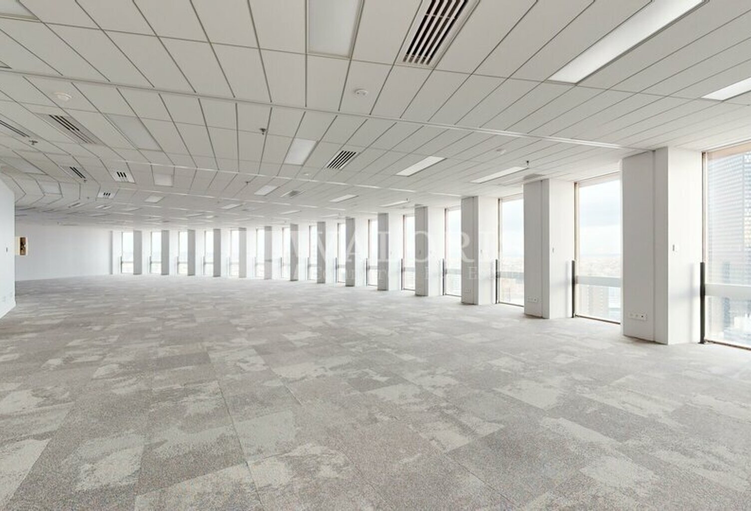 BUREAUX à LOUER — photo 1