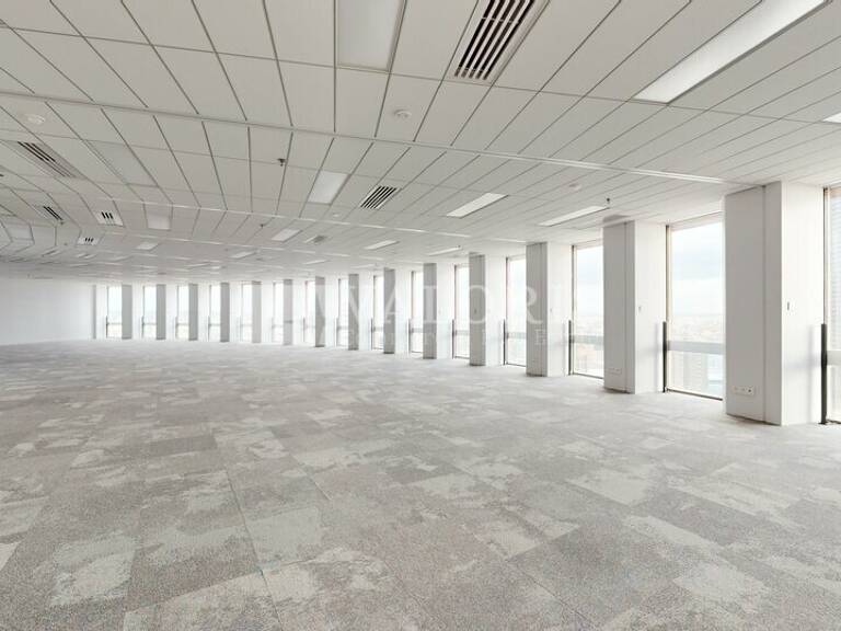 BUREAUX à LOUER — photo 1