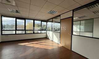 Bureau  899 m² à louer à Écully (69130)
