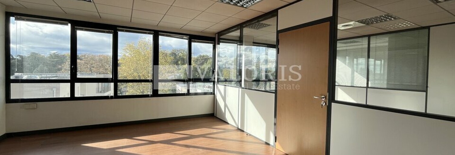 Bureau  899 m² à louer à Écully (69130)