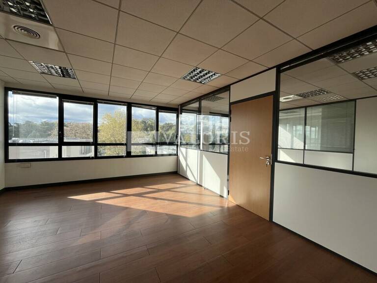 BUREAUX à LOUER — photo 1