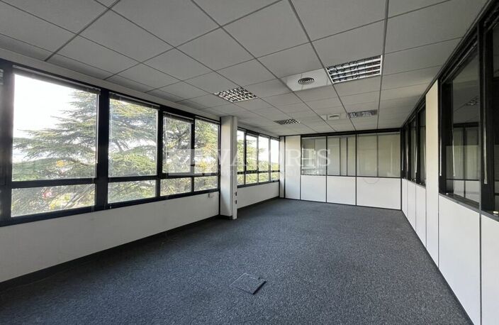 BUREAUX à LOUER — photo 2