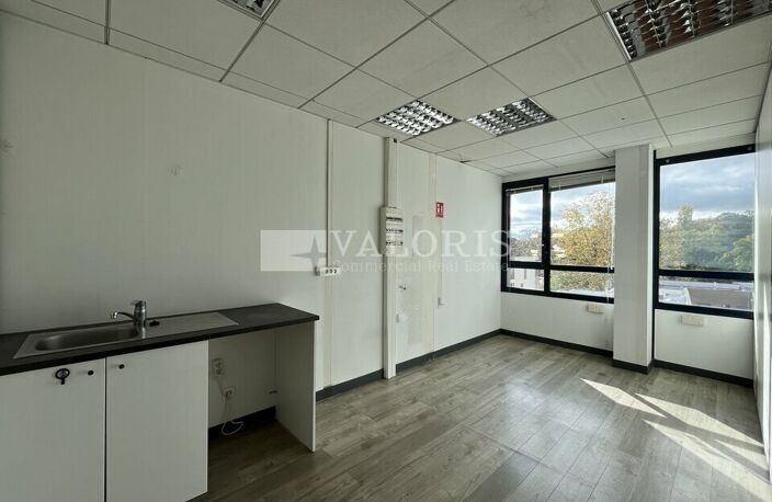 BUREAUX à LOUER — photo 3