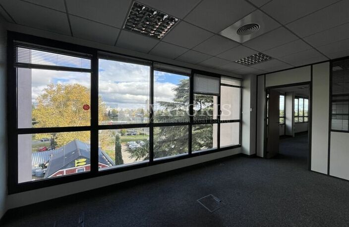 BUREAUX à LOUER — photo 4