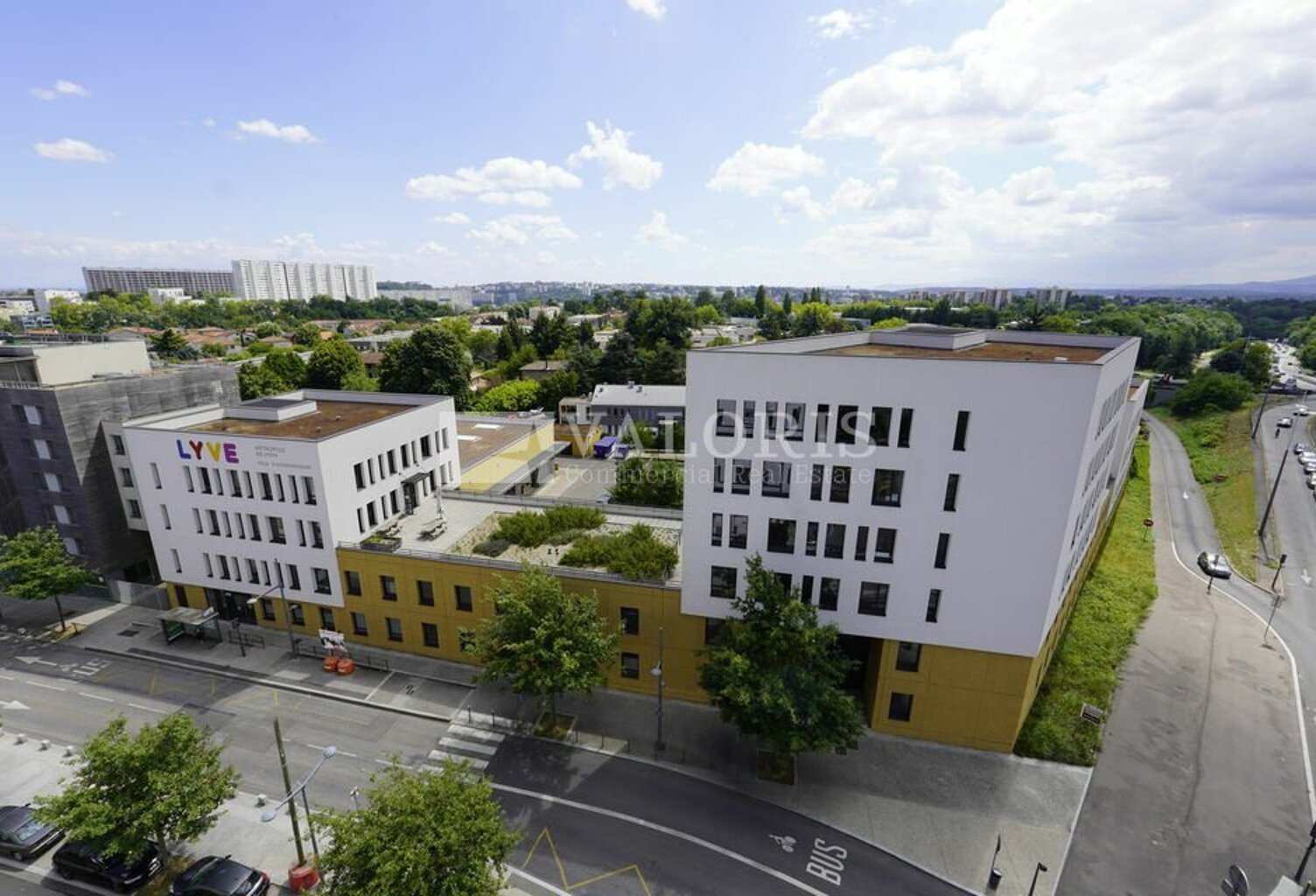 BUREAUX à LOUER — photo 1