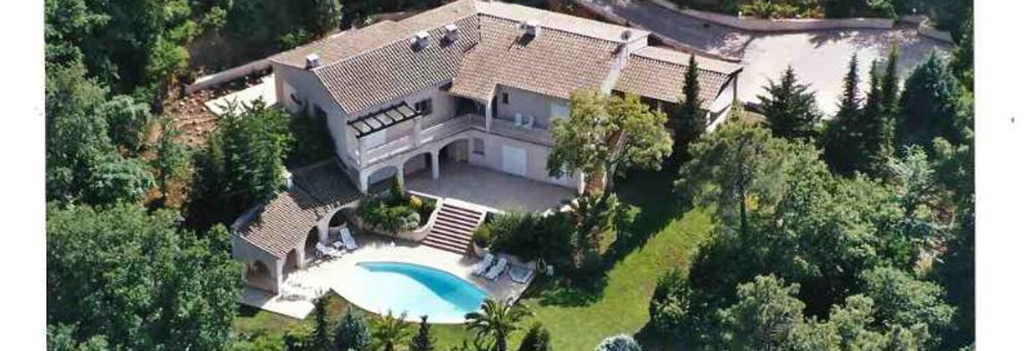Maison 7 Pièces 230 m² à vendre à Les Adrets-de-l'Estérel (83600)