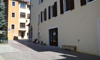 Immeuble  57 m² à louer à Annecy (74000)