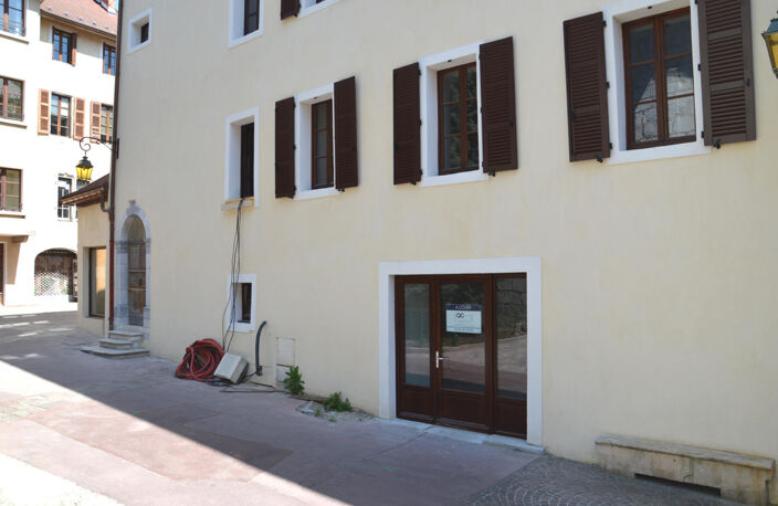 Local commercial — photo 2