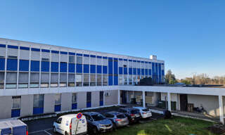 Immeuble  1400 m² à vendre à Artigues-près-Bordeaux (33370)