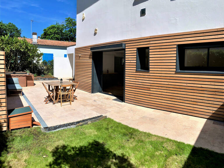 VILLA RÉNOVÉE PROCHE PLAGE DE NAUZAN À VAUX SUR MER — photo 1