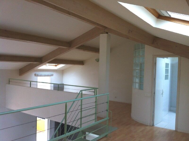 Location Appartement 107 m² à La Crau 1 045 € CC /mois