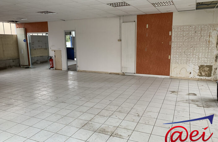 Vente murs et fonds local commercial + habitation T4 Bureaux, ha — photo 4