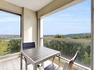 Appartement standing de 60 m² - 1 CH - avec terrasse, garage, loggia - piscine - tennis - dans un vaste parc — photo 3