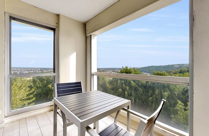 Appartement standing de 60 m² - 1 CH - avec terrasse, garage, loggia - piscine - tennis - dans un vaste parc — photo 3