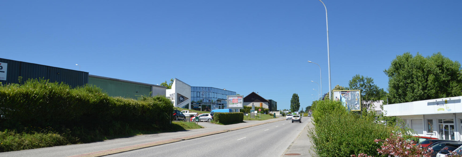 Immeuble  550 m² à louer à Annecy (74600)