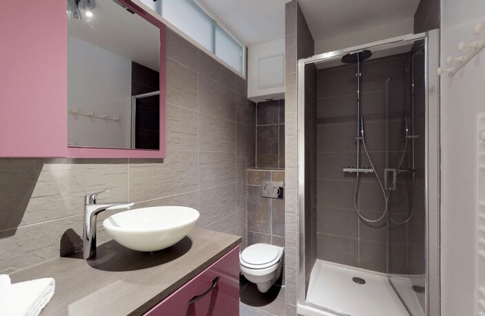 Appartement haut de gamme - 1 CH - 42 m² - Vieux Lyon proche Bellecour - avec balcon — photo 4