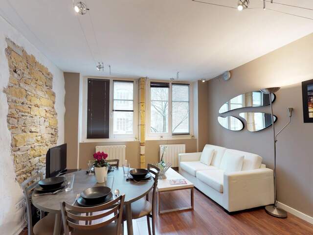 Appartement haut de gamme - 1 CH - 42 m² - Vieux Lyon proche Bellecour - avec balcon — photo du bien