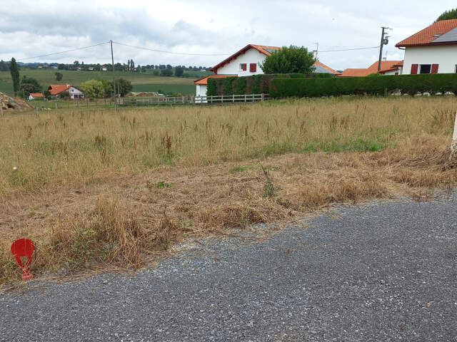 TERRAIN CONSTRUCTIBLE PLAT — photo du bien
