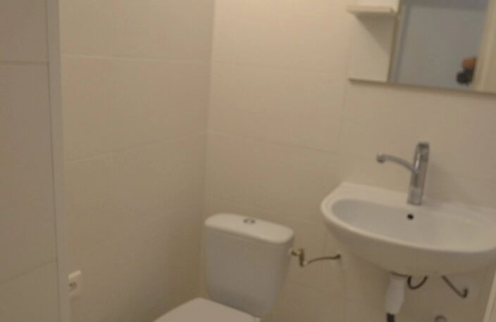 studette en souplex magnan proche mer — photo 3